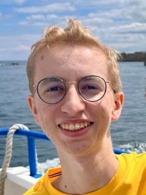 En mémoire de Hoel, l'association Marie Notre Étoile et les bénévoles aident la recherche contre les cancers pédiatriques.